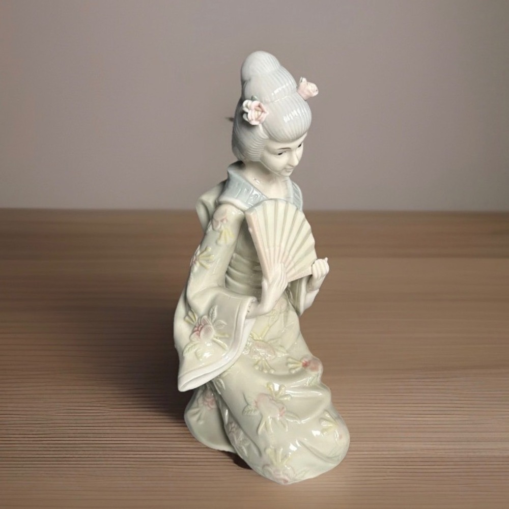 Vintage 1985 Arnart Imports KPM Geisha Porcelain Figurine Kneeling with Fan